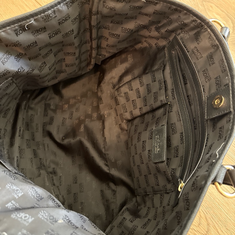 Michael Kors Summer Black and Tan Logo Tote - Picture 3 of 4